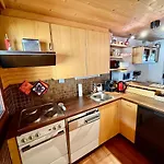72 22 Cozy Duplex 4 People 아파트